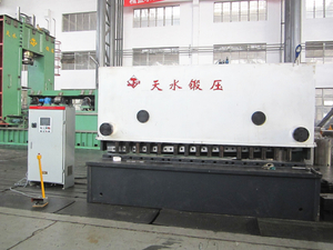 Guillotine Shear Machine with Adjustable Cutting Angle (QC11Y-16X2500)