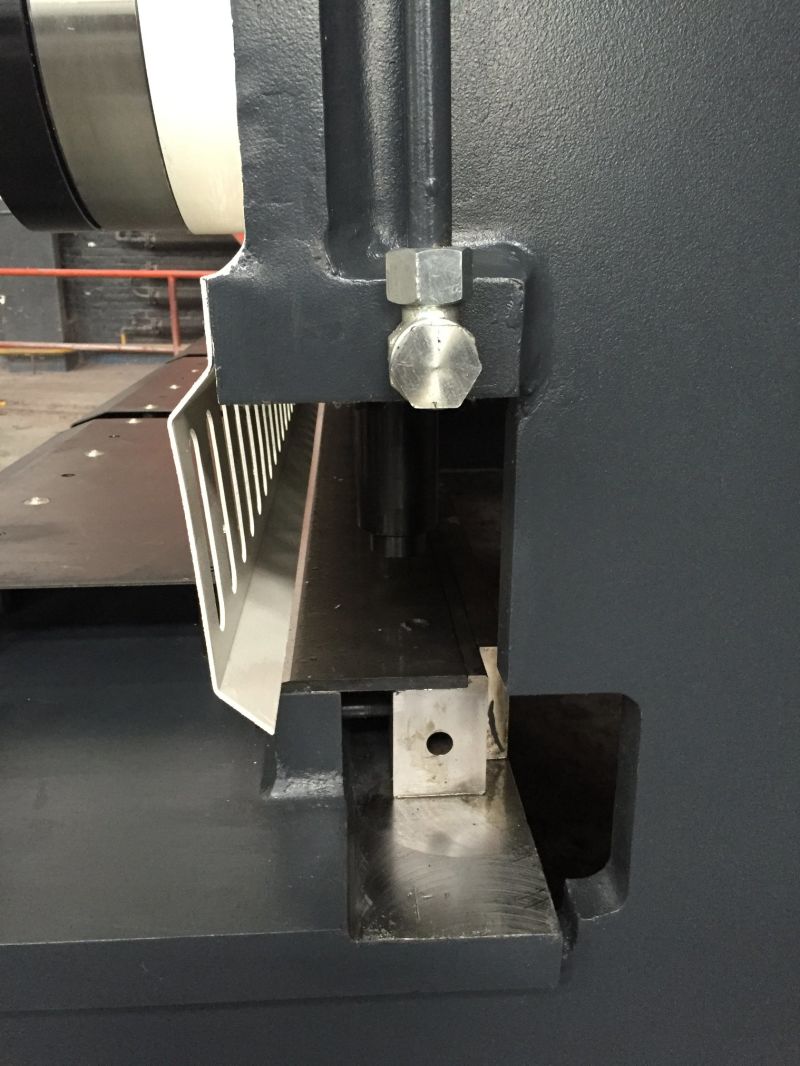 Hydraulic Guillotine Shear/Shearing Machine/Metal Cutting Machine (QC11Y-12X2500)