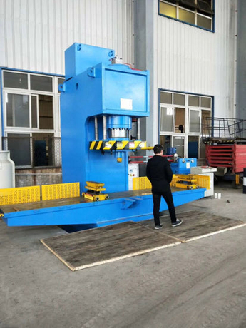 Single Column Hydraulic Press with Extension Table (Y41-315)